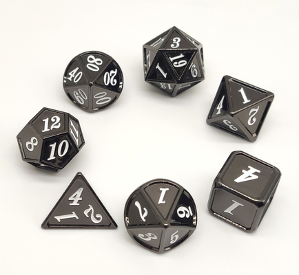 Ręcznie rzeźbione czarne metalowe kości RPG Solidne do Dungeon And Dragon