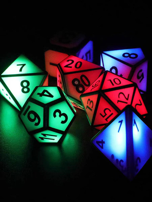 Metalowe kości DND Ostre krawędzie Żywiczne kości Led Luminous Dice