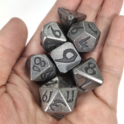 Kości RPG Do Kości RPG DND lub RPG Ręcznie rzeźbione Lekki Luksusowy metal