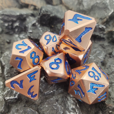 Niebieskie kości Wielościenne dostosowywanie Zestaw kości RPG OEM Ostre krawędzie RPG Kości Zinc Gold