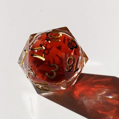 Gra RPG Krwawe kostki Red Liquid Core Kości Żywica Dragon And Dungeon
