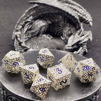 Pusty labirynt metalowych kości Set DND Krusu's Call RPG wieloaspektowy