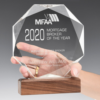Trophy z żywicy na zamówienie