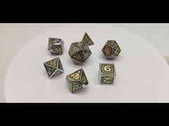 Bezzapachowe przenośne różowe metalowe kości, ręcznie rzeźbione kości do odgrywania ról